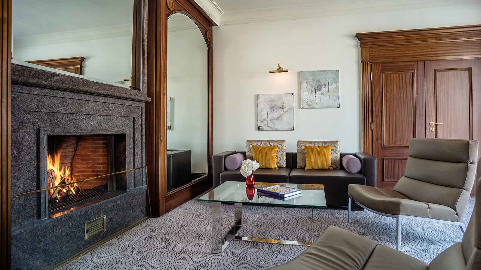 Diplomatic Suite
